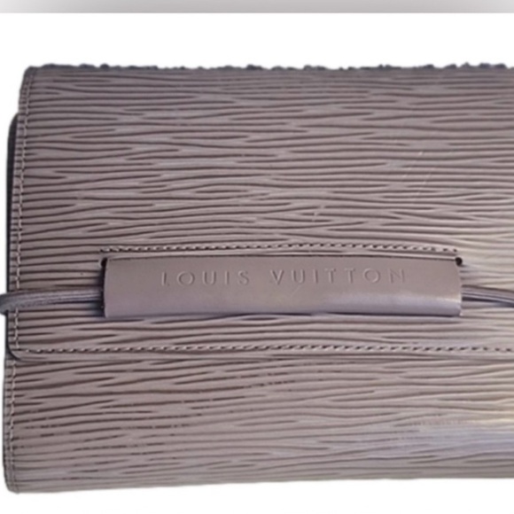 Louis Vuitton Epi Portefeuille Tri Fold - Picture 14 of 14